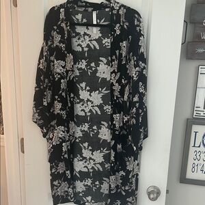 Spiritual Gangster Black and White Floral Kimono